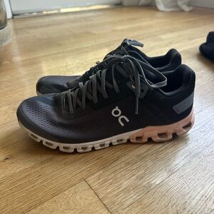 Women’s On Running running shoes